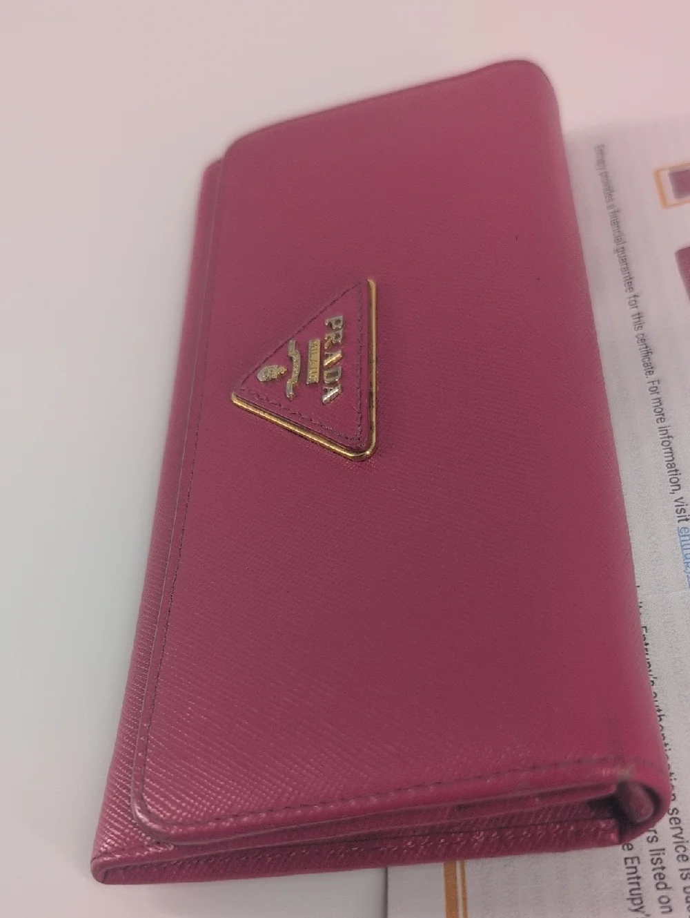 Prada Saffiano Wallet In Great Condition !
